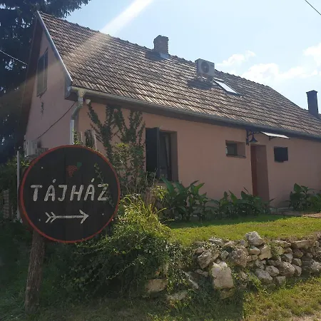2 Bedrooms - Centre Of