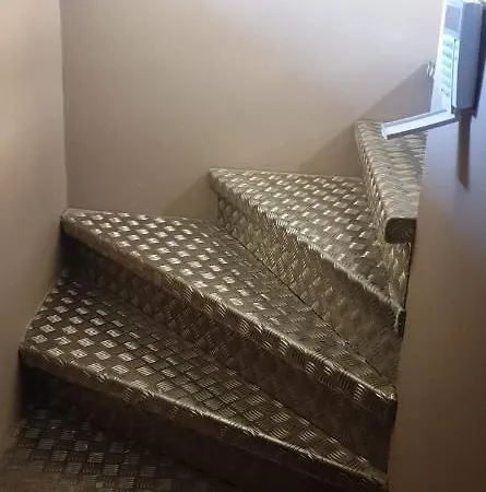 2 Bedrooms - Centre Of Apartment *