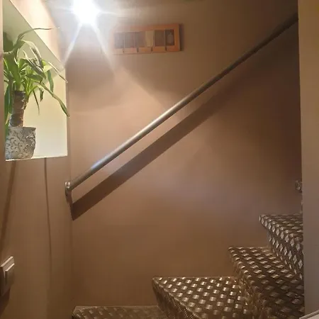 2 Bedrooms - Centre Of *