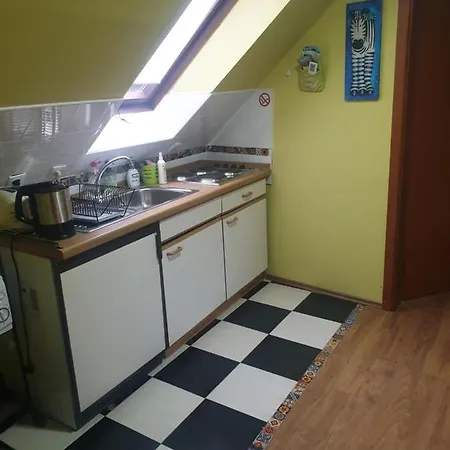 2 Bedrooms - Centre Of Apartment *